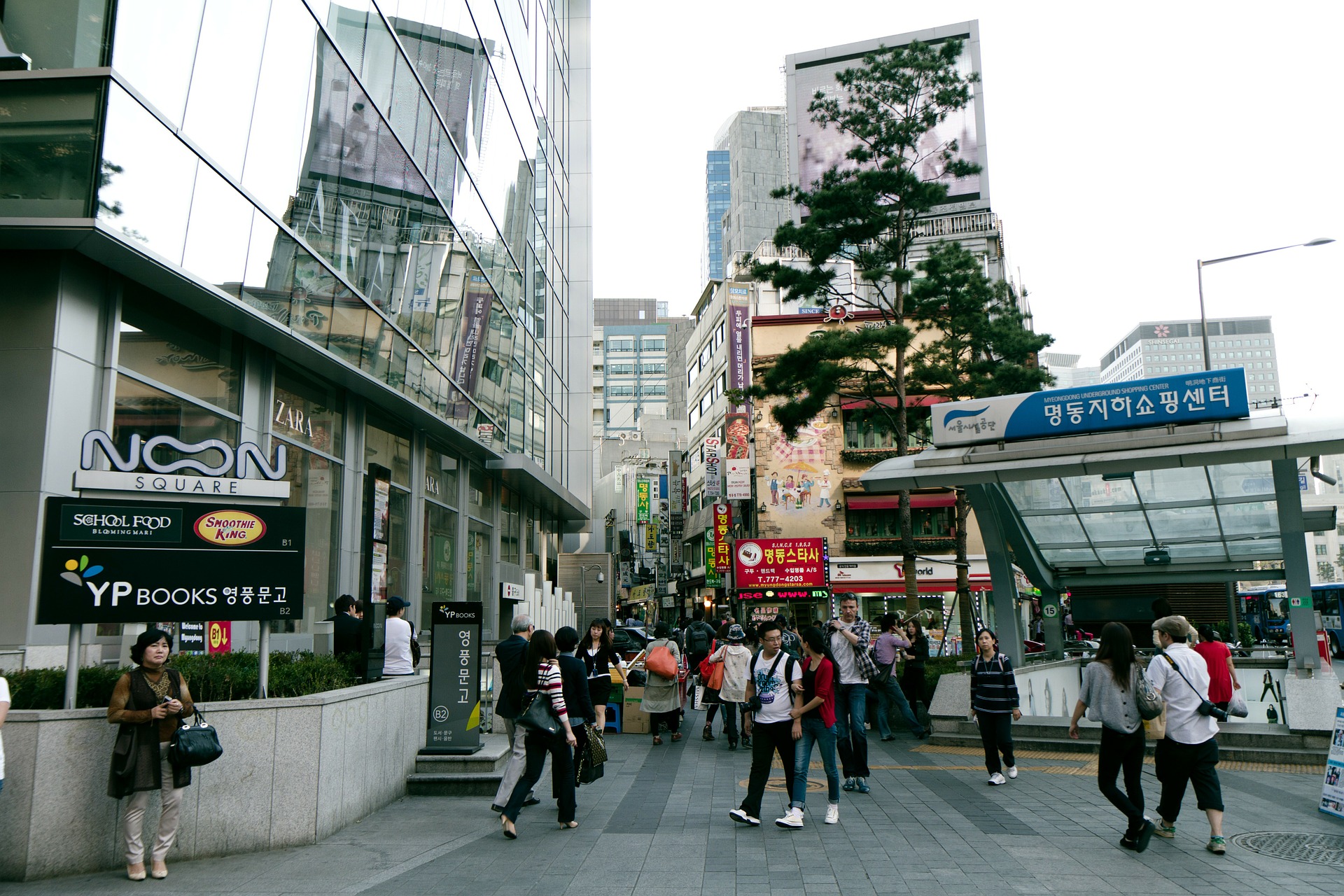 myeongdong-326134_1920